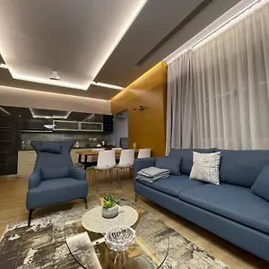 Lux Apartment Tirana