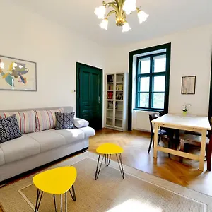 Quiet&green, With Terrace Apartment