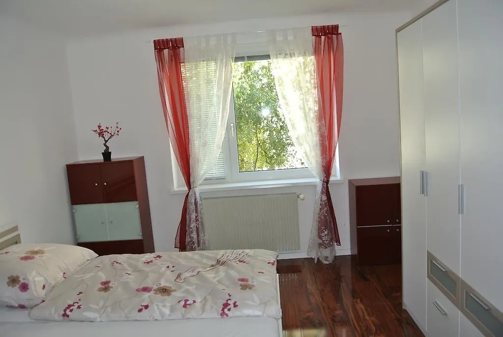 Apartment Paradies - U1 Station Altes Landgut Vienna