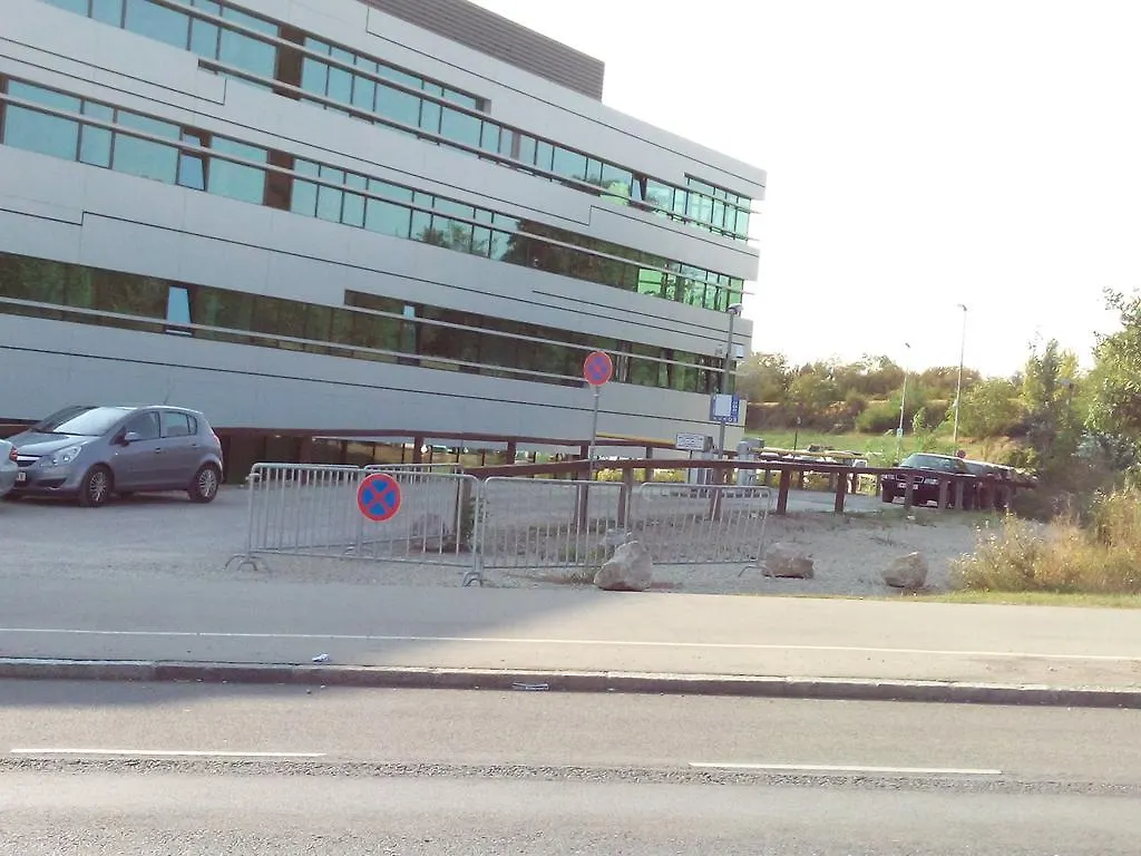 Apartment Paradies - U1 Station Altes Landgut Vienna