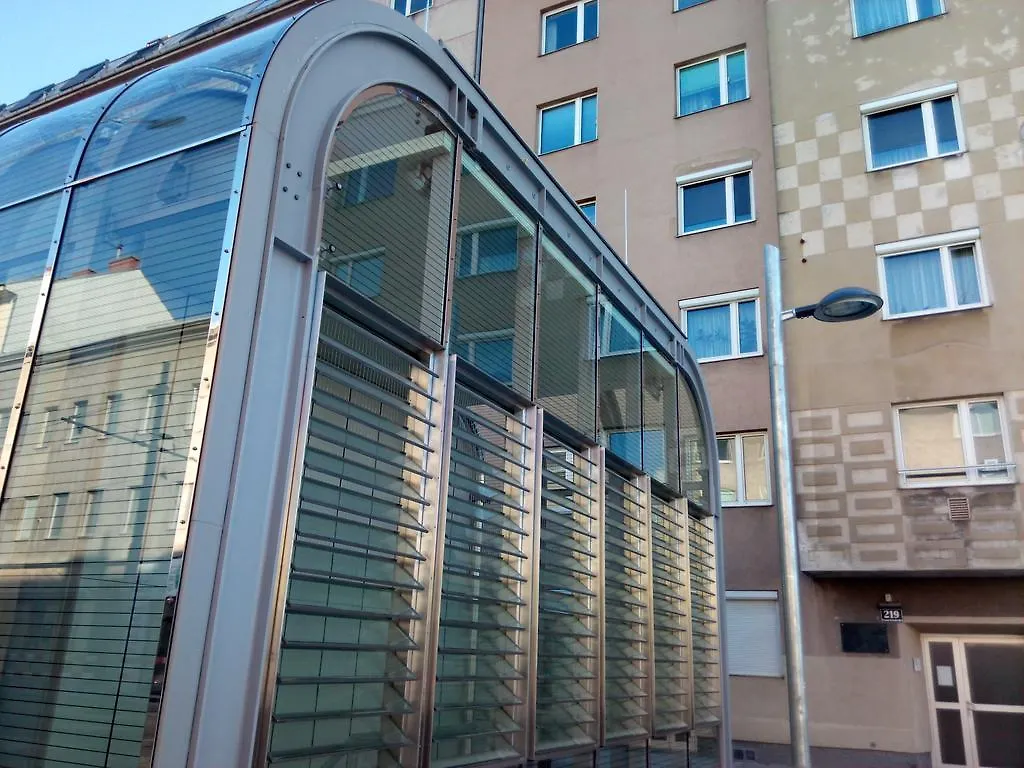 Apartment Paradies - U1 Station Altes Landgut Vienna