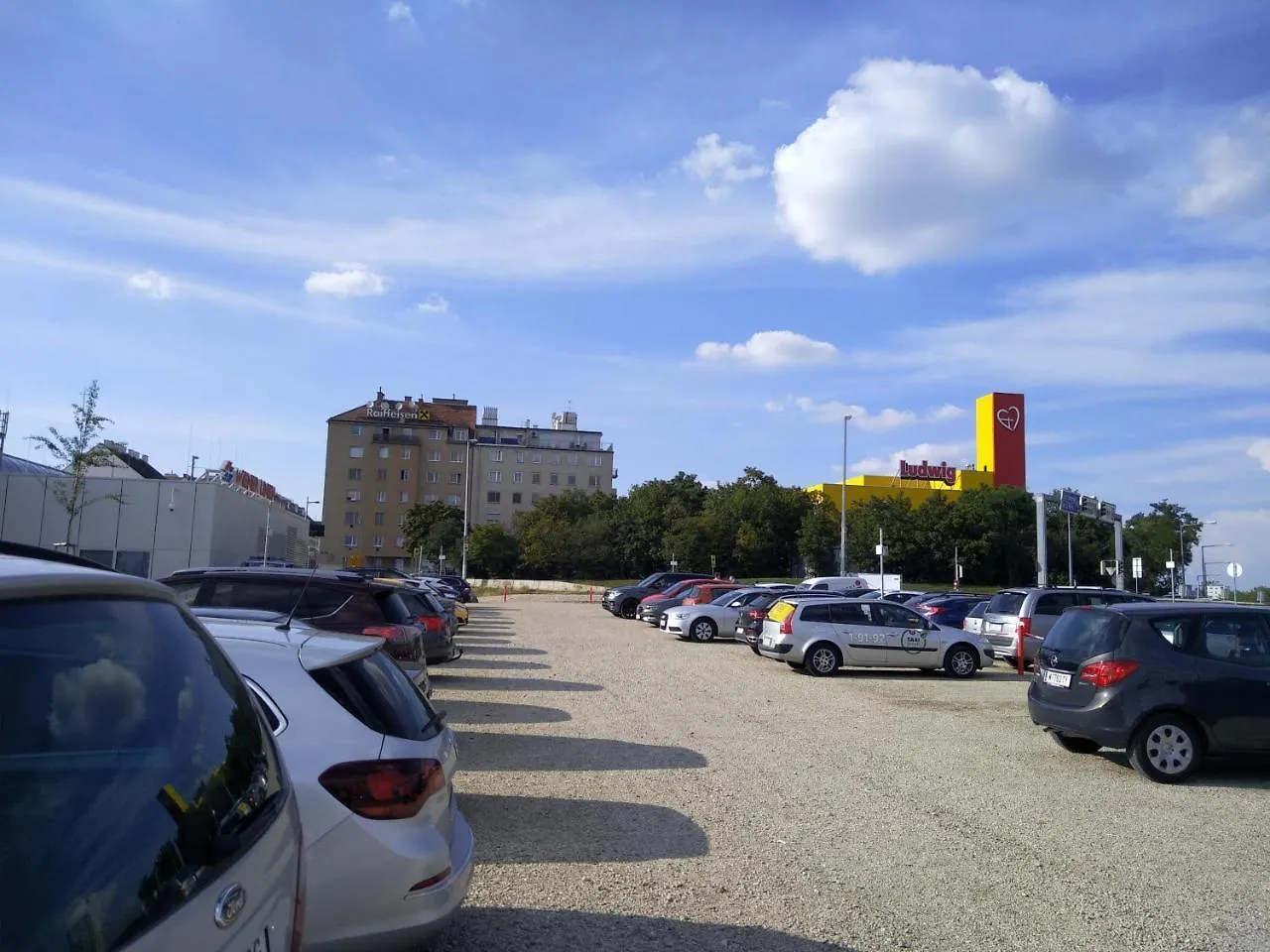 Apartment Paradies - U1 Station Altes Landgut Vienna 0*,  Austria
