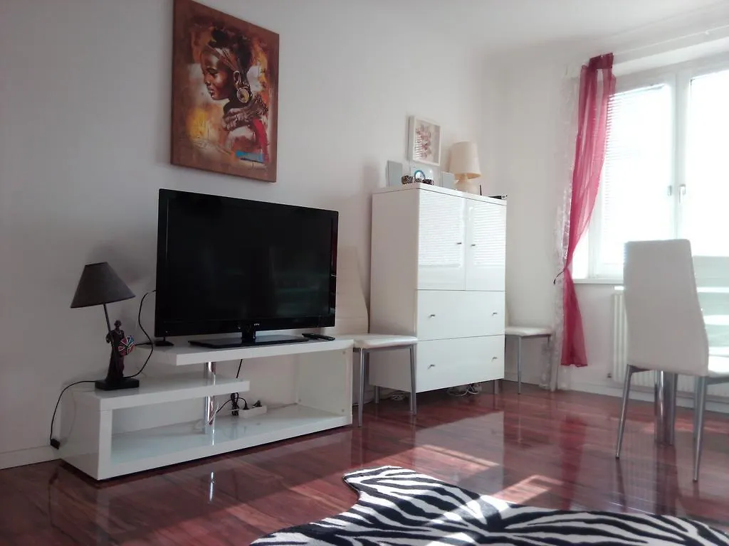 Apartment Paradies - U1 Station Altes Landgut Vienna